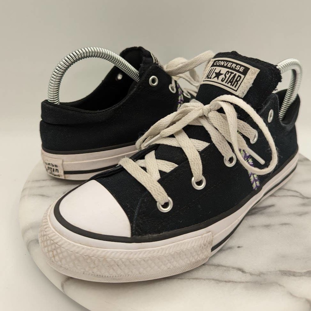 Converse‎ All Star Shoes Woman's Size 6 Stitch Accent Black Low Tops Classic